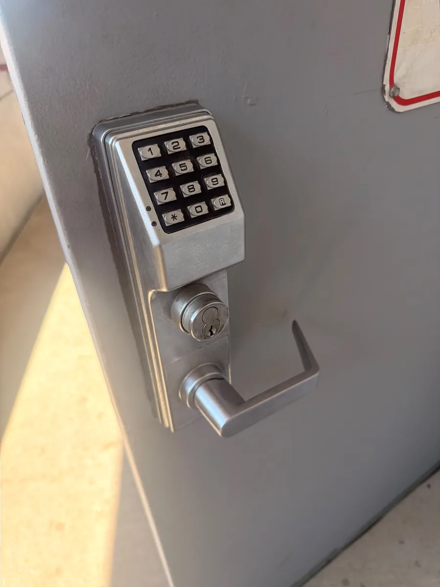 Fast Local Locksmith service call at a residential front door